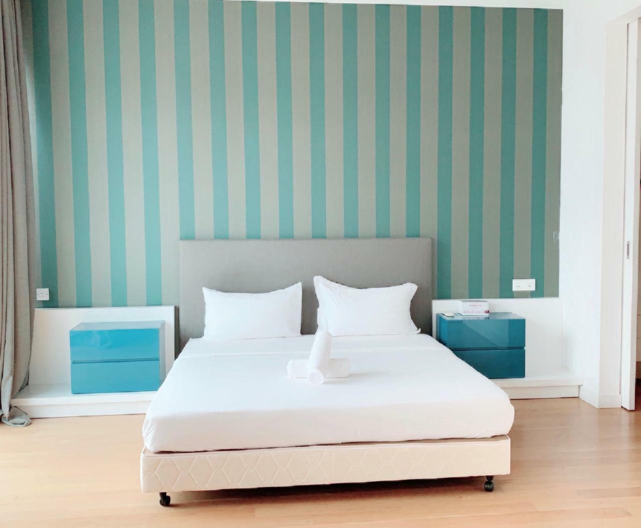 Queens Service Suites At Platinum Klcc Kuala Lumpur Exterior photo